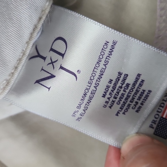 Nydj Size 4P Inseam 27' Black Leather/Snakeskin Look - Picture 4 of 7